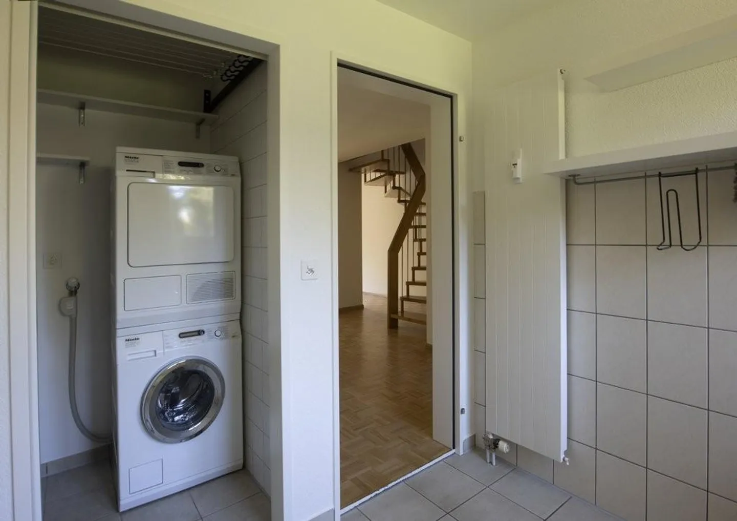5.5-room maisonette apartment with beautiful seating area and private washing tower - Photo 4 of 12