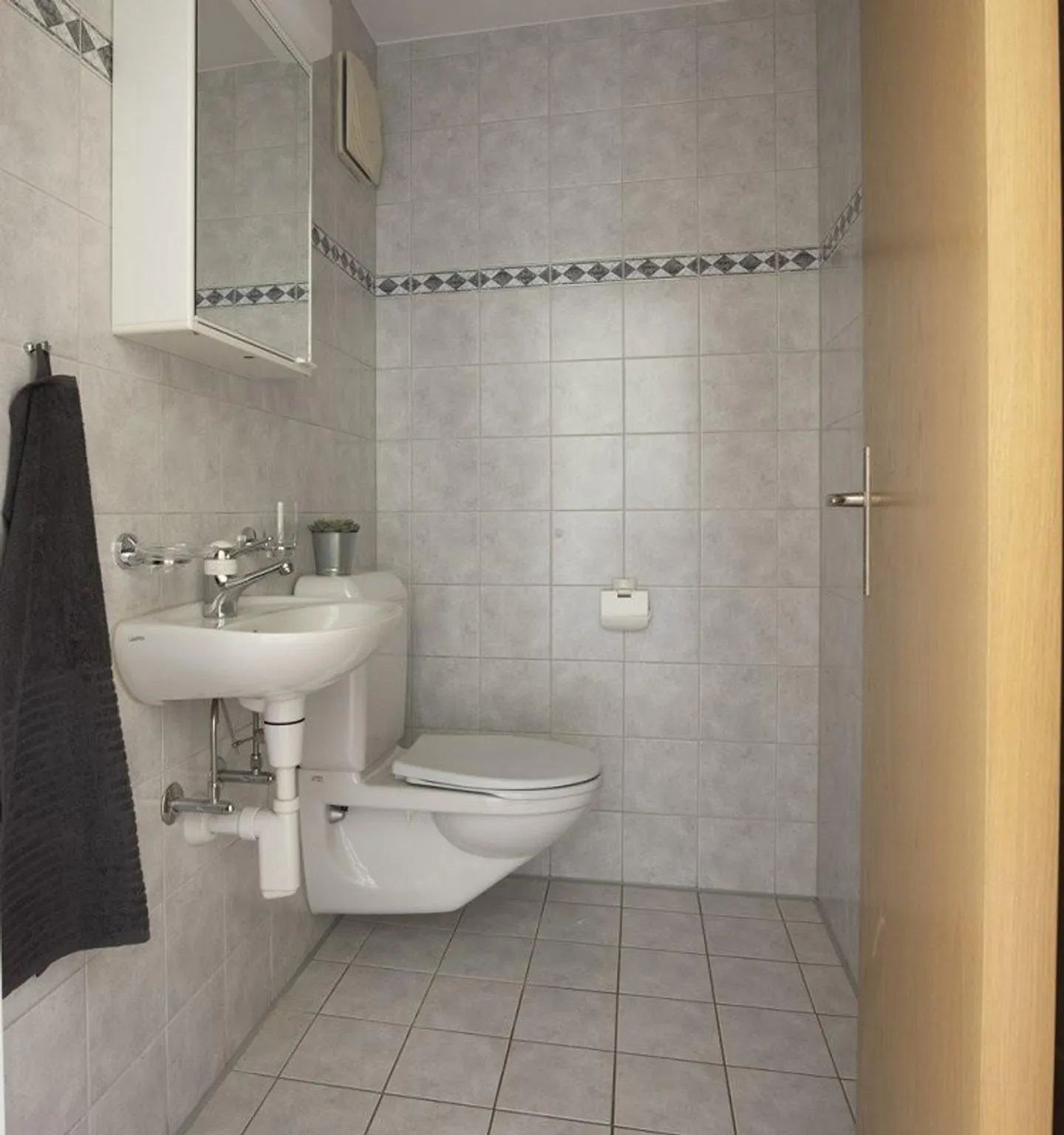 5.5-room maisonette apartment with beautiful seating area and private washing tower - Photo 8 of 12