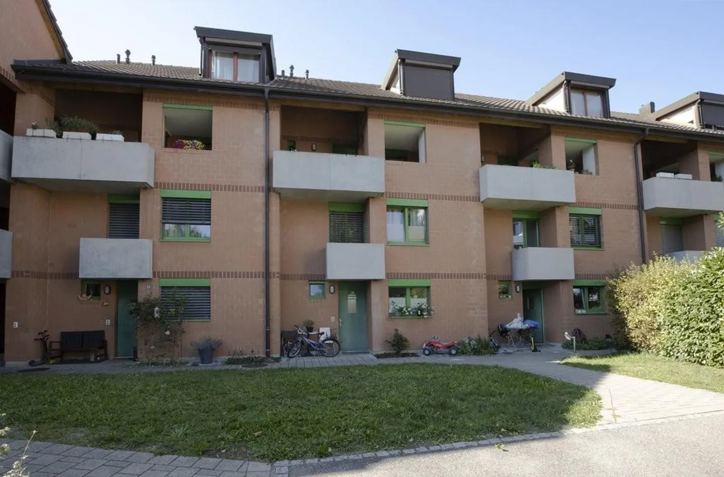 5.5-room maisonette apartment with beautiful seating area and private washing tower - Photo 1 of 12