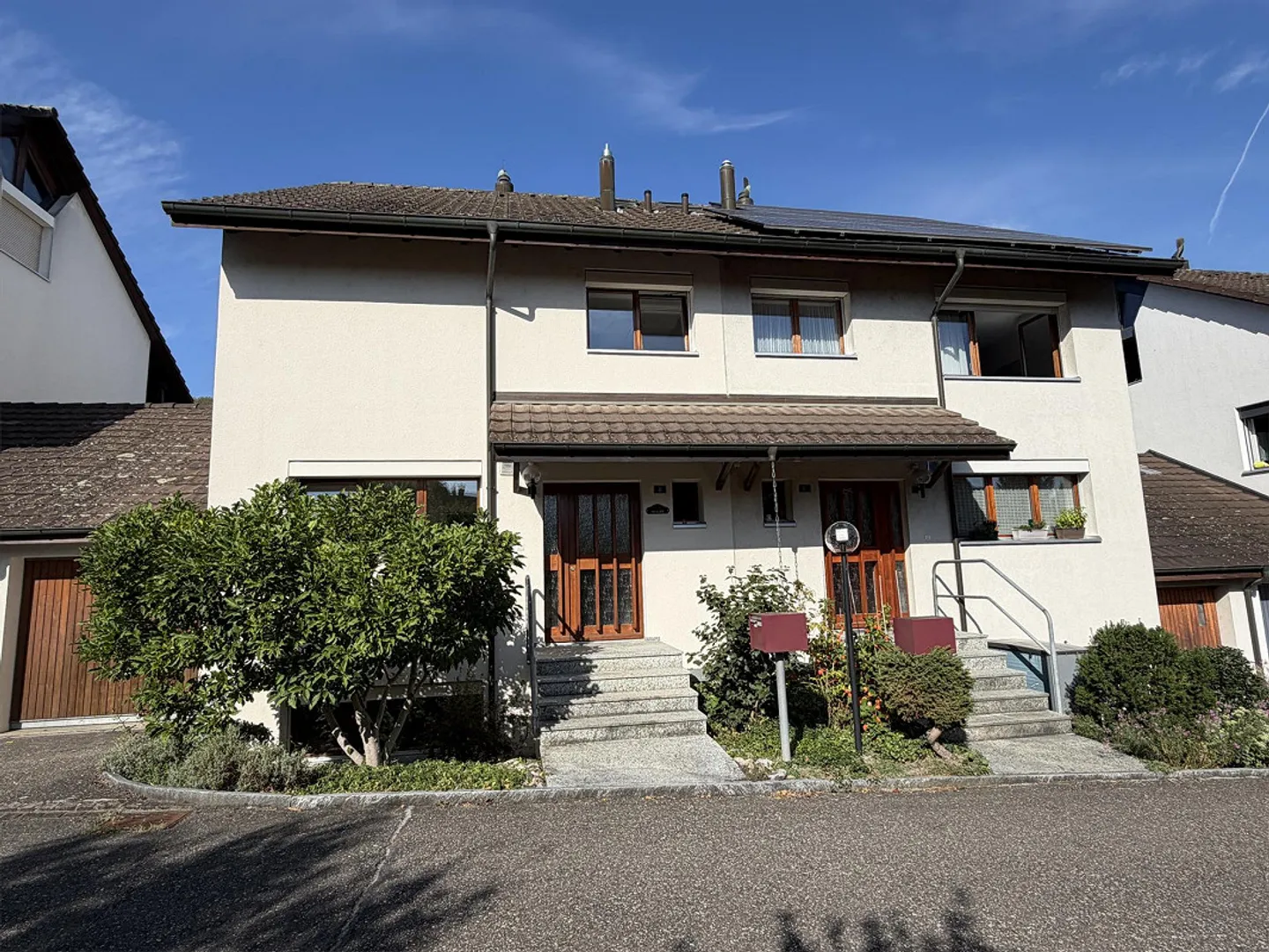 Attractive 5.5 Room Semi-Detached House with Spacious Living Concept and Garage - Photo 2 of 14
