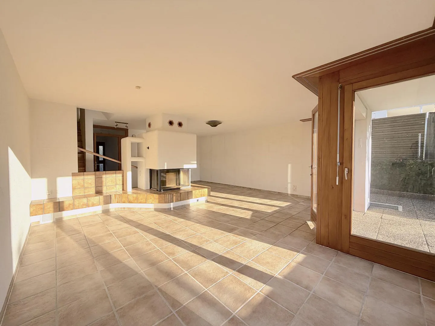 Attractive 5.5 Room Semi-Detached House with Spacious Living Concept and Garage - Photo 4 of 14
