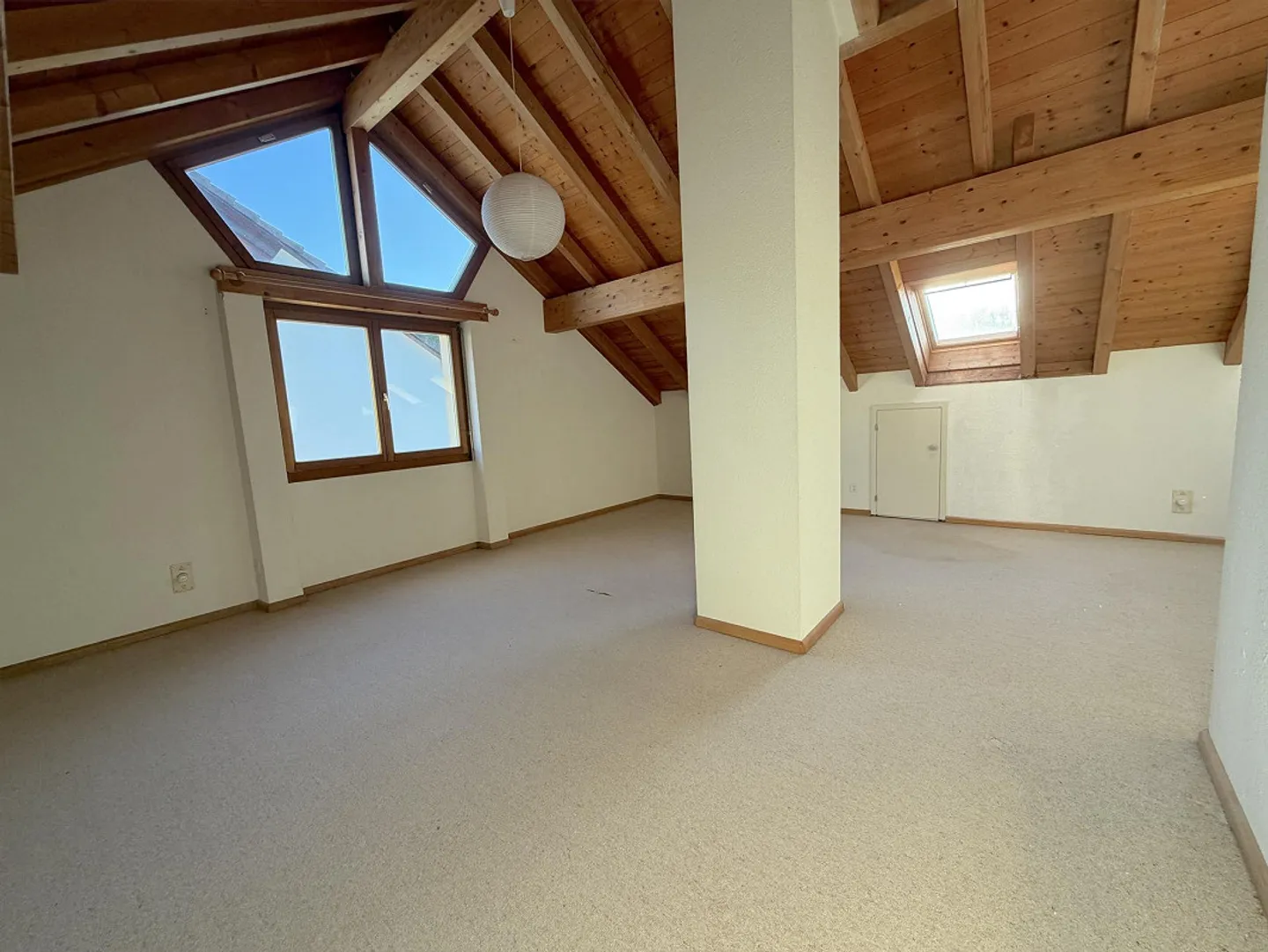 Attractive 5.5 Room Semi-Detached House with Spacious Living Concept and Garage - Photo 10 of 14