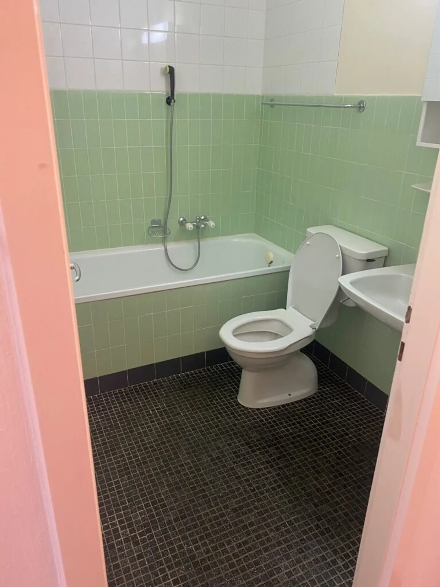 Ein-Zimmer-Wohnung im 2. Stock in Lausanne - Foto 3 von 4