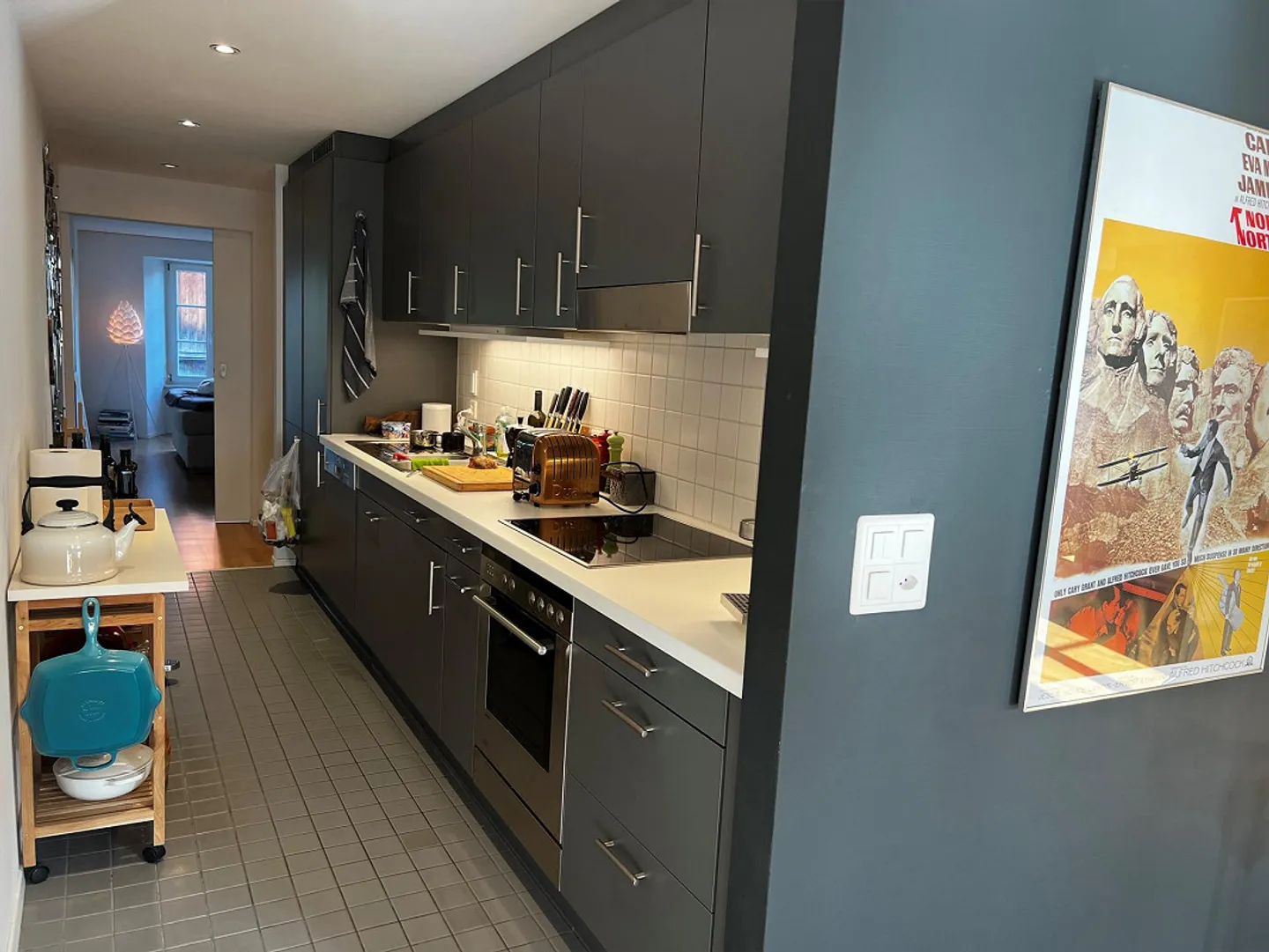 Large 3-room apartment for temporary rent - Photo 3 of 4