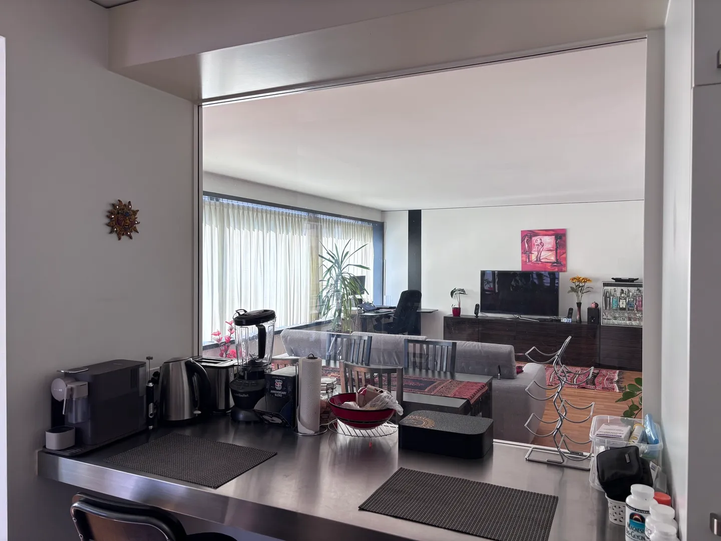 Modern Apartment with Terrace - Photo 2 of 10