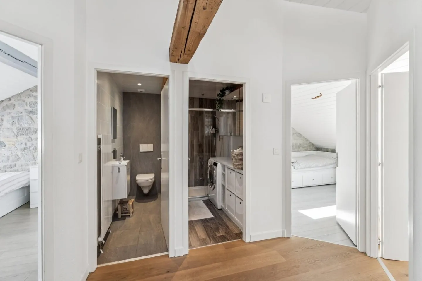 A rare gem in the heart of the village of Puplinge - Photo 11 of 13