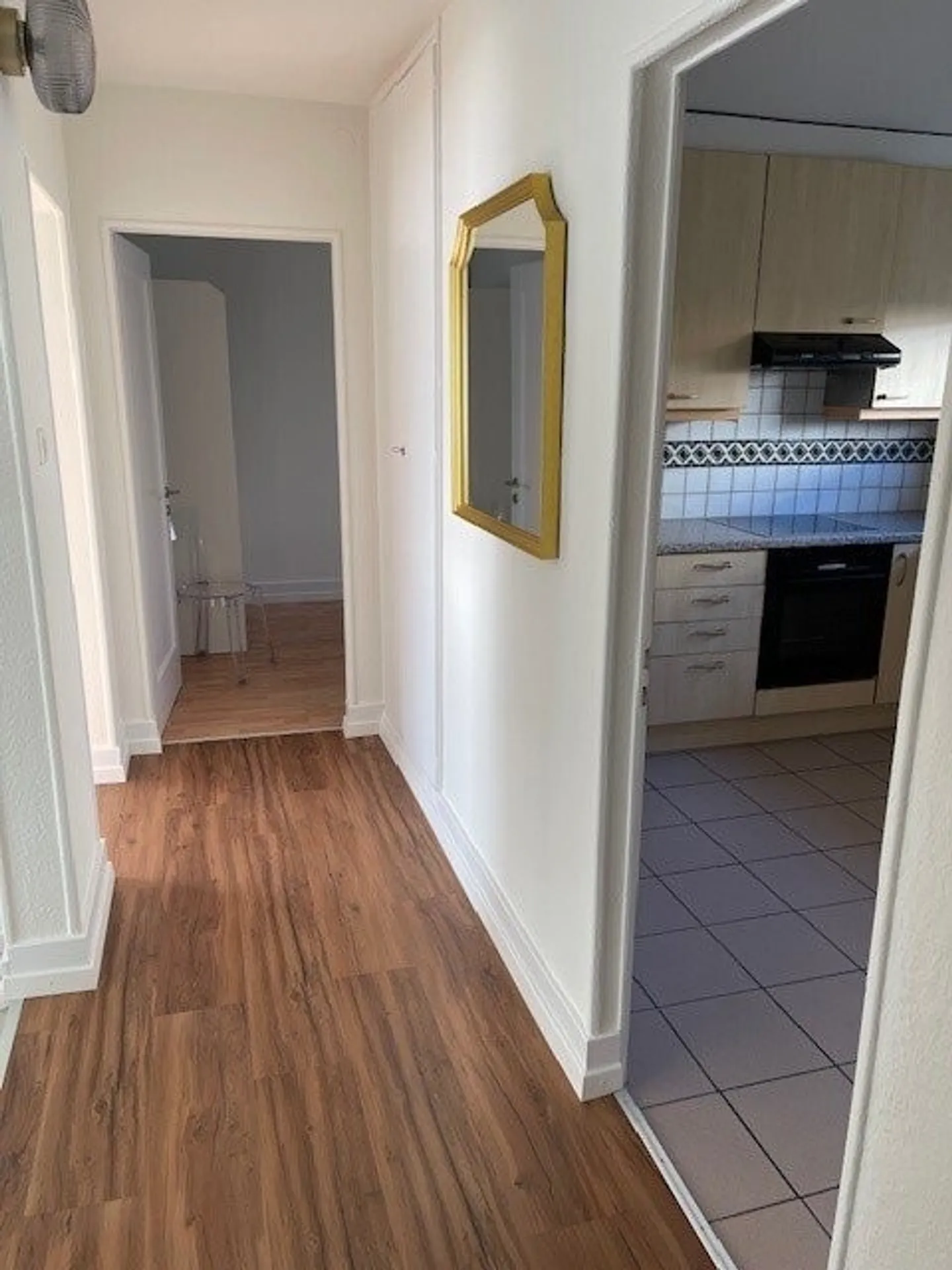 Furnished apartment for rent - Photo 3 of 10