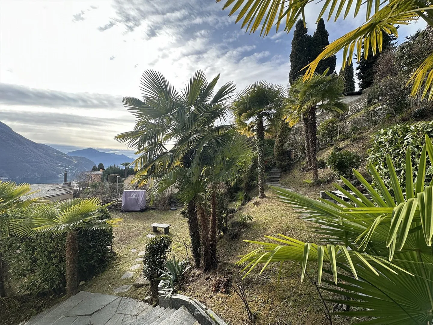 À LOUER APPARTEMENT AVEC UNE VUE LAC CHARMANTE ET JARDIN - Photo 9 sur 10