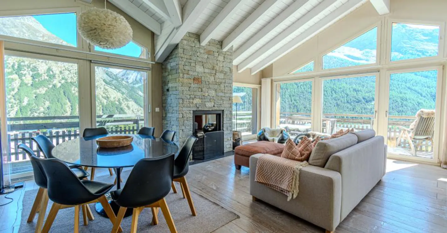 Exclusive Alpine chalet for sale in snow-secure Saas-Fee - Photo 1 of 16