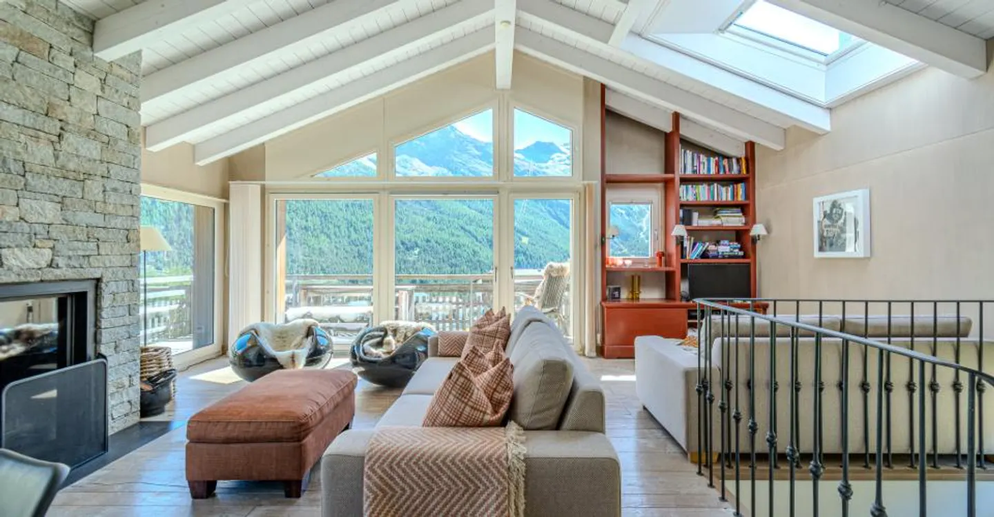 Exclusive Alpine chalet for sale in snow-secure Saas-Fee - Photo 3 of 16