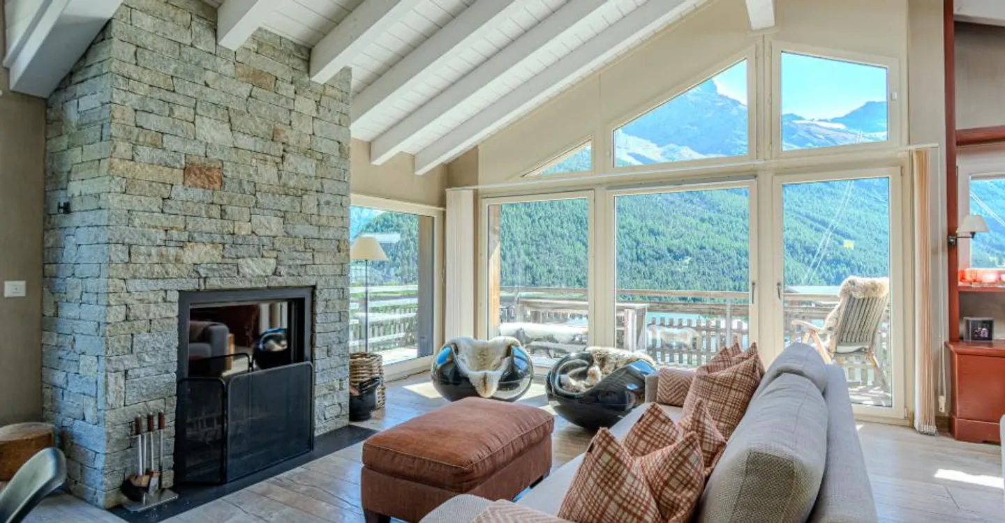 Exclusive Alpine chalet for sale in snow-secure Saas-Fee - Photo 5 of 16