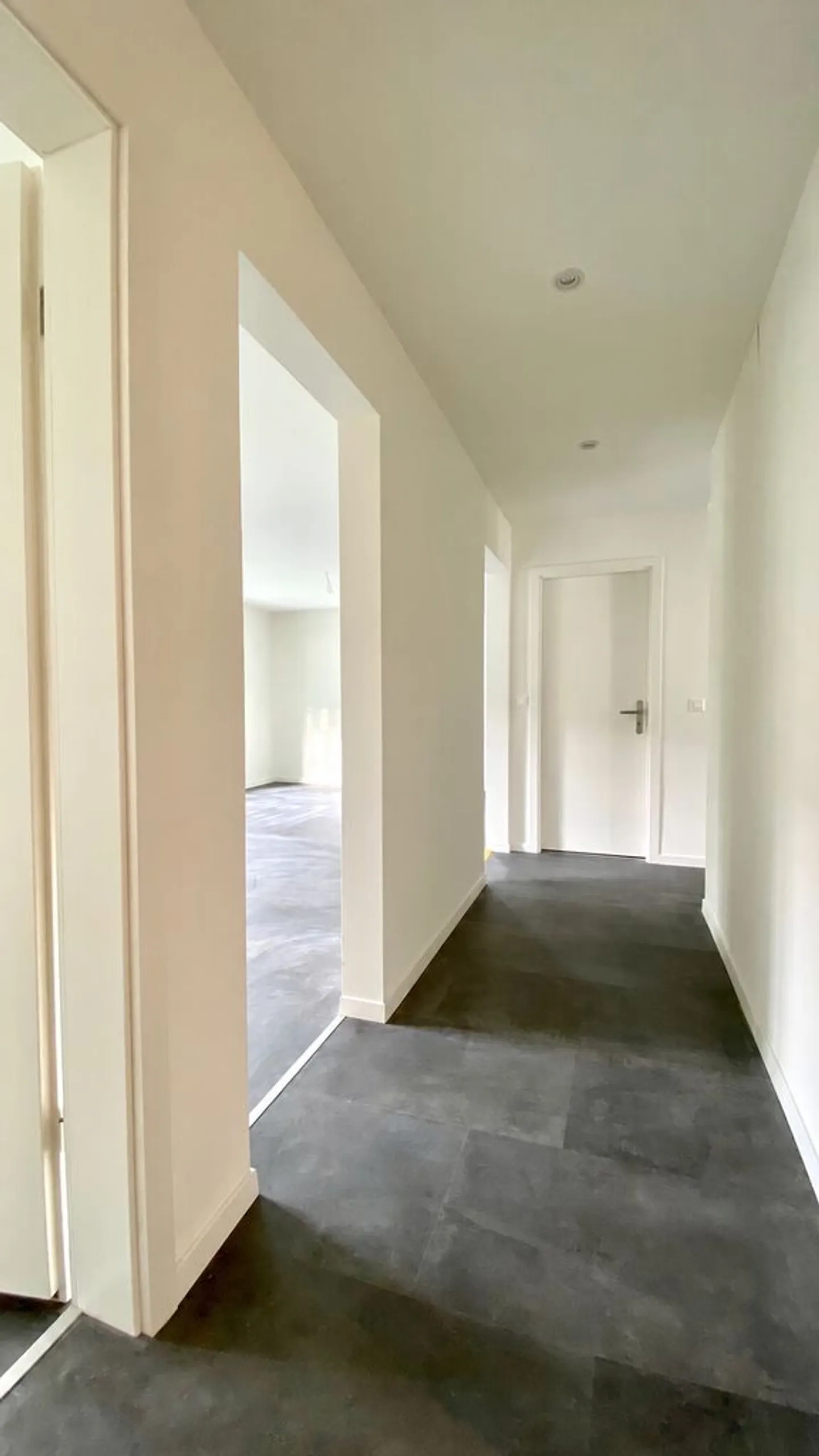 Moderne 3.5-Zimmer-Wohnung mit Balkon - Foto 6 von 7