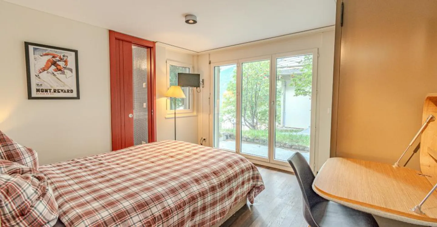 Exclusive Alpine chalet for sale in snow-secure Saas-Fee - Photo 12 of 16