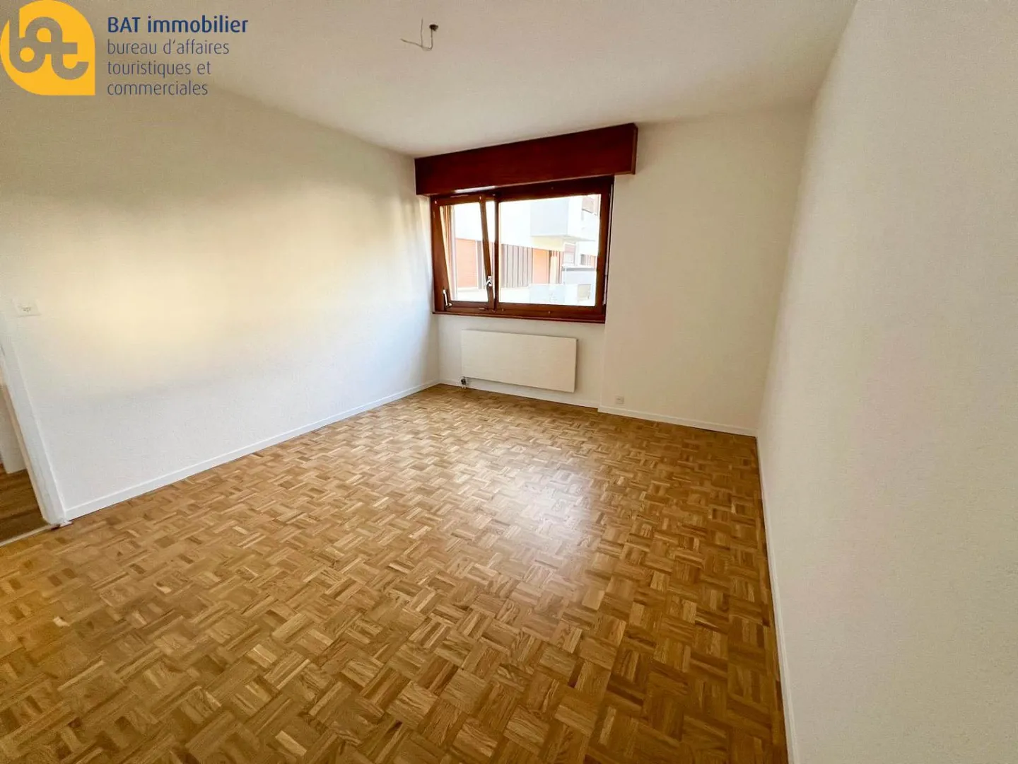 Renovated 4.5-room apartment in Veyras - Photo 5 of 13