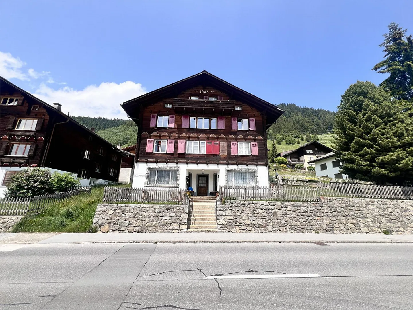 Property with Development Potential in Sedrun, Graubünden - Photo 1 of 3