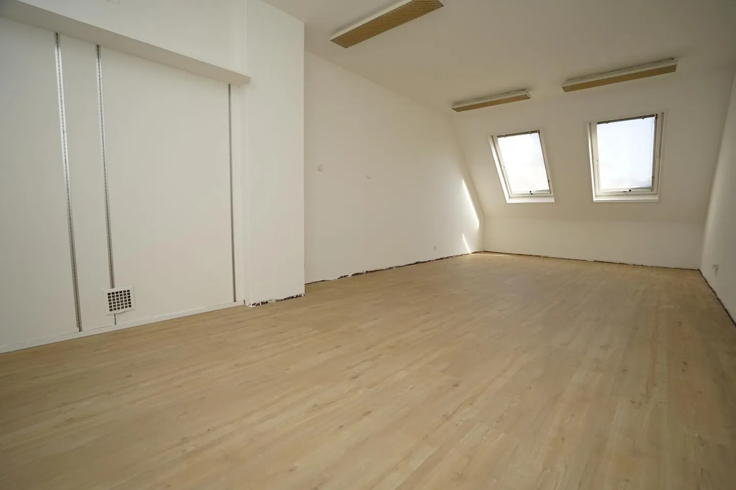 Ufficio o sala pratica centrale in affitto - Foto 1 di 4