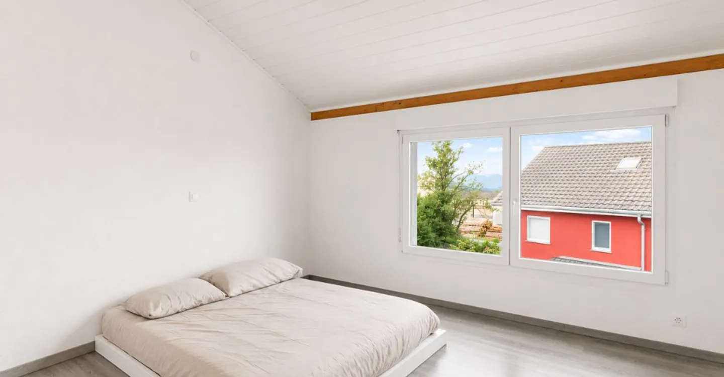 Charming 4.5-room apartment in the attic in Ursy - Photo 4 of 11