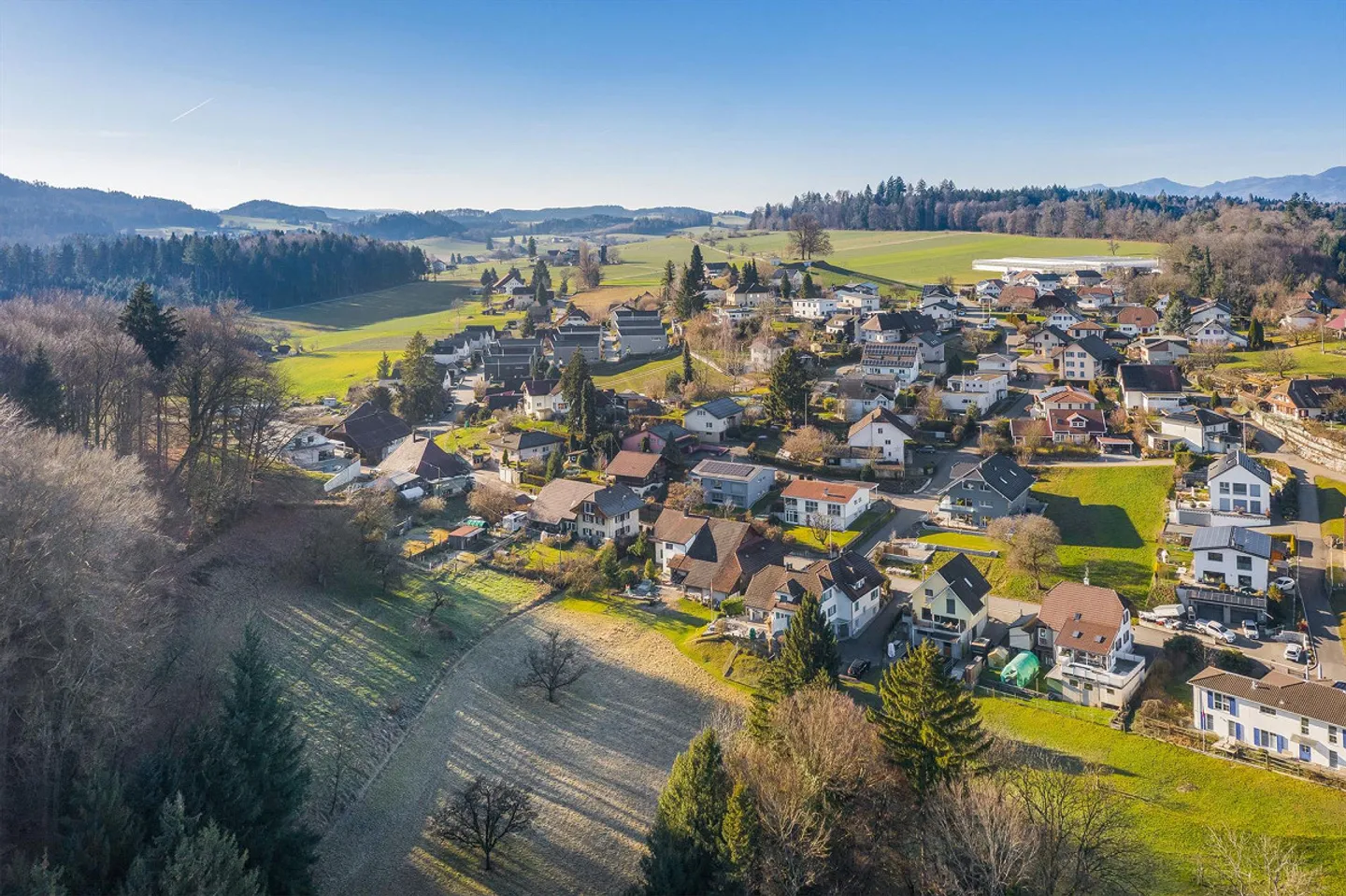 Idyllic property with two residential units - Photo 2 of 9