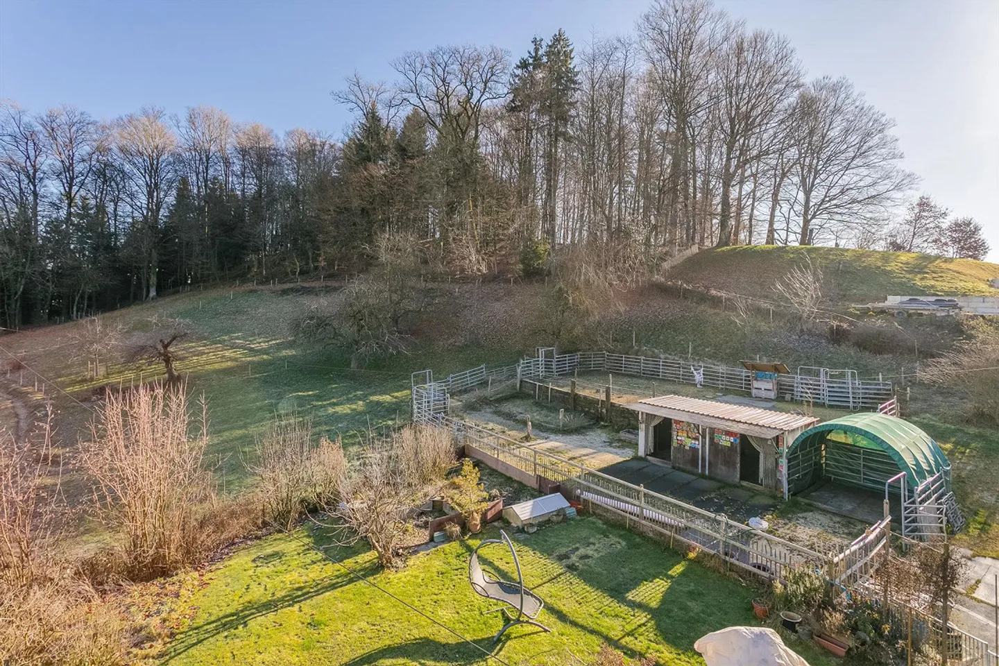 Idyllic property with two residential units - Photo 4 of 9