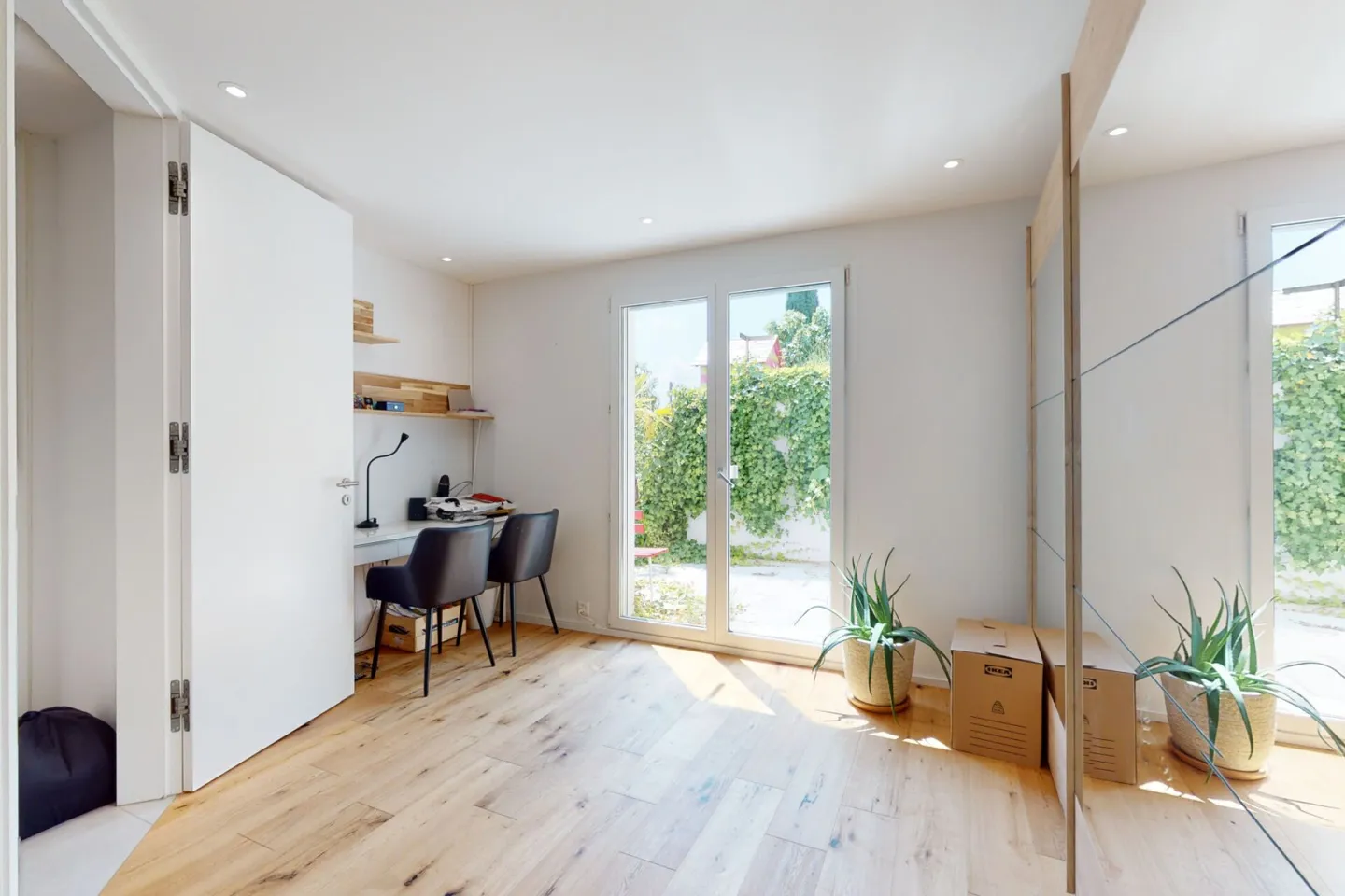 Unique Living Experience - Exclusive 5.5-Room Terrace Apartment with Sauna & Fireplace - Photo 5 of 10