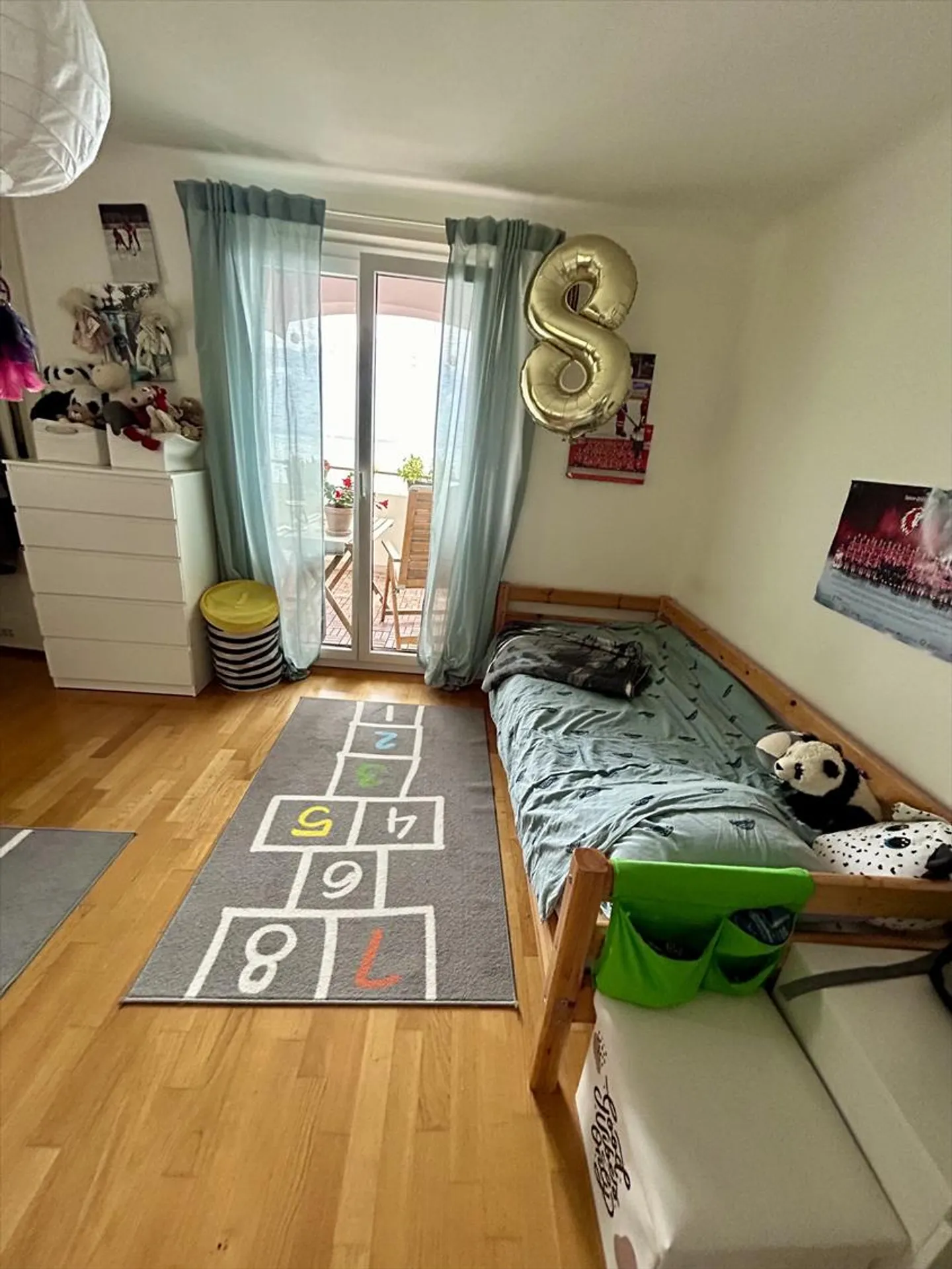 Beautiful refreshed 3-room apartment on the 1st floor with stunning views of the lake and the Alps - Photo 8 of 9