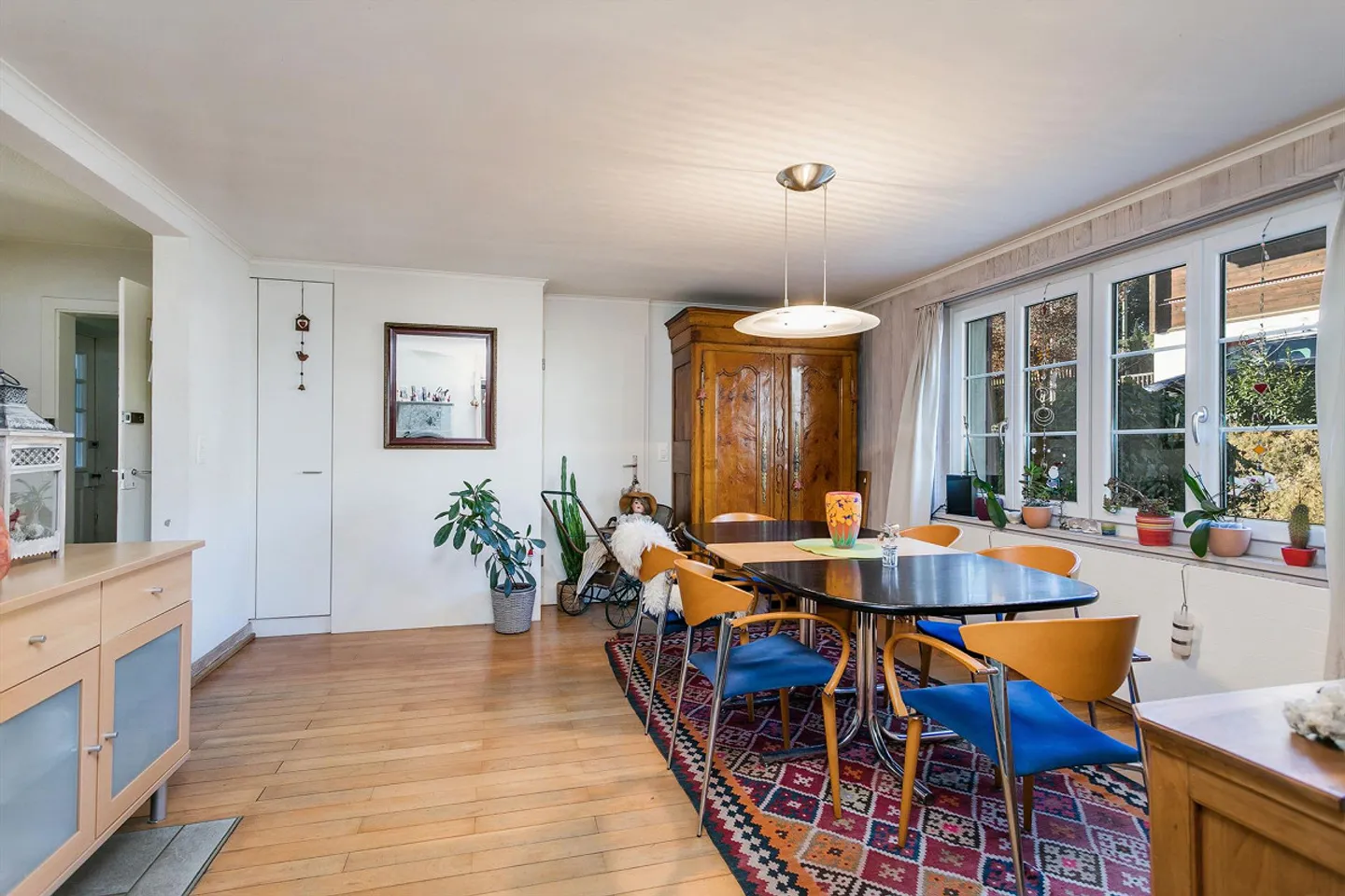 Idyllic property with two residential units - Photo 5 of 9