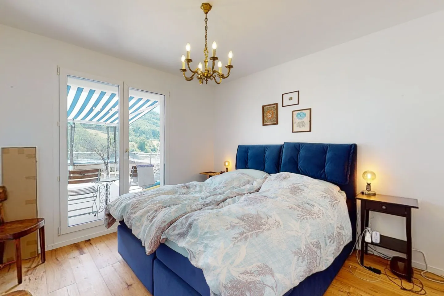 Unique Living Experience - Exclusive 5.5-Room Terrace Apartment with Sauna & Fireplace - Photo 9 of 10