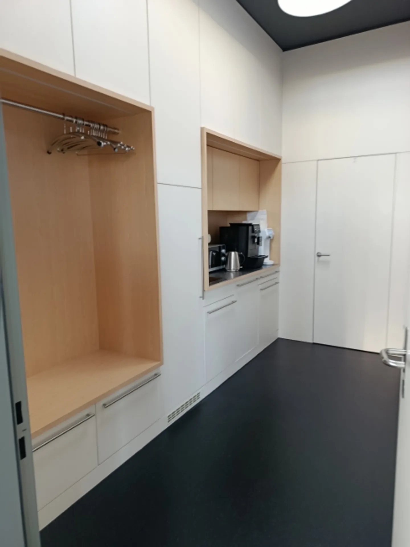 Heller Büroraum zu vermieten - Foto 3 von 7