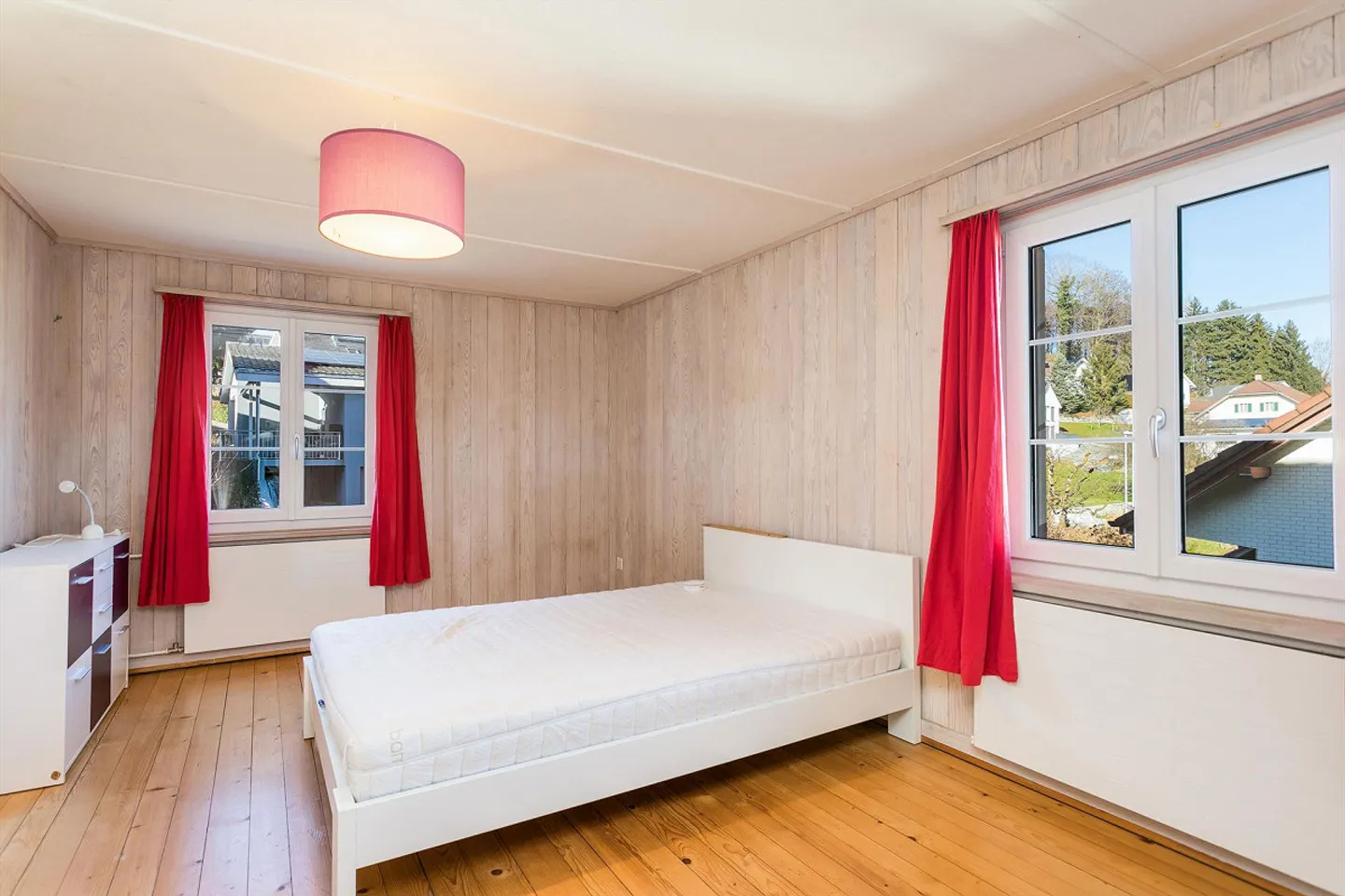 Idyllic property with two residential units - Photo 7 of 9