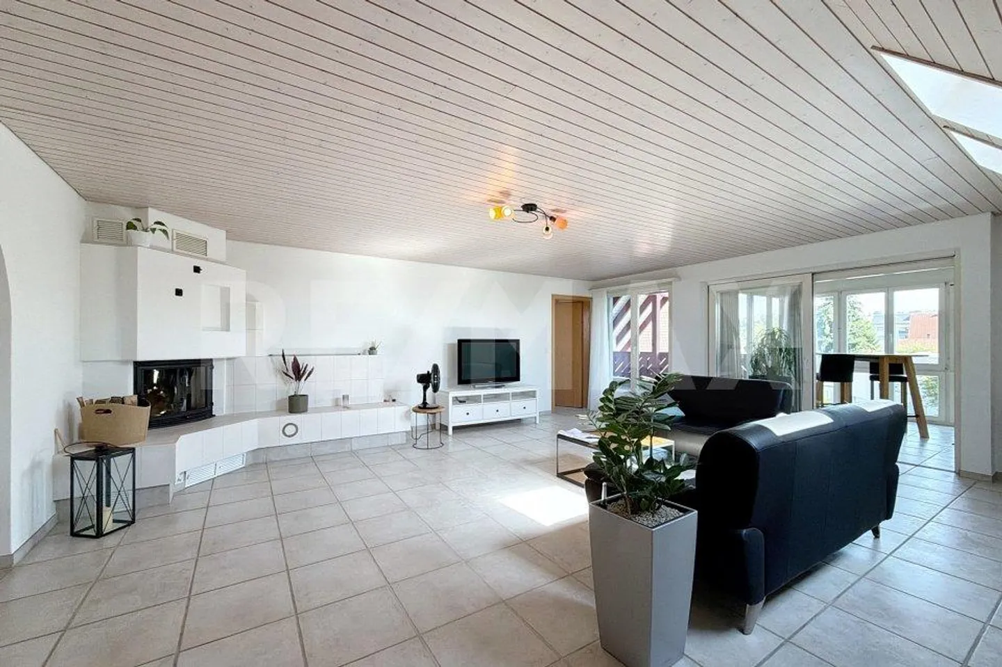 Charming Penthouse with Castle View - Photo 2 of 13