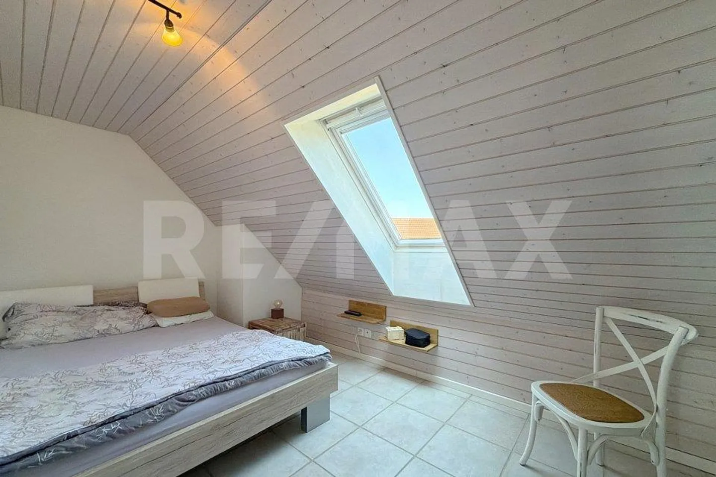 Charming Penthouse with Castle View - Photo 7 of 13