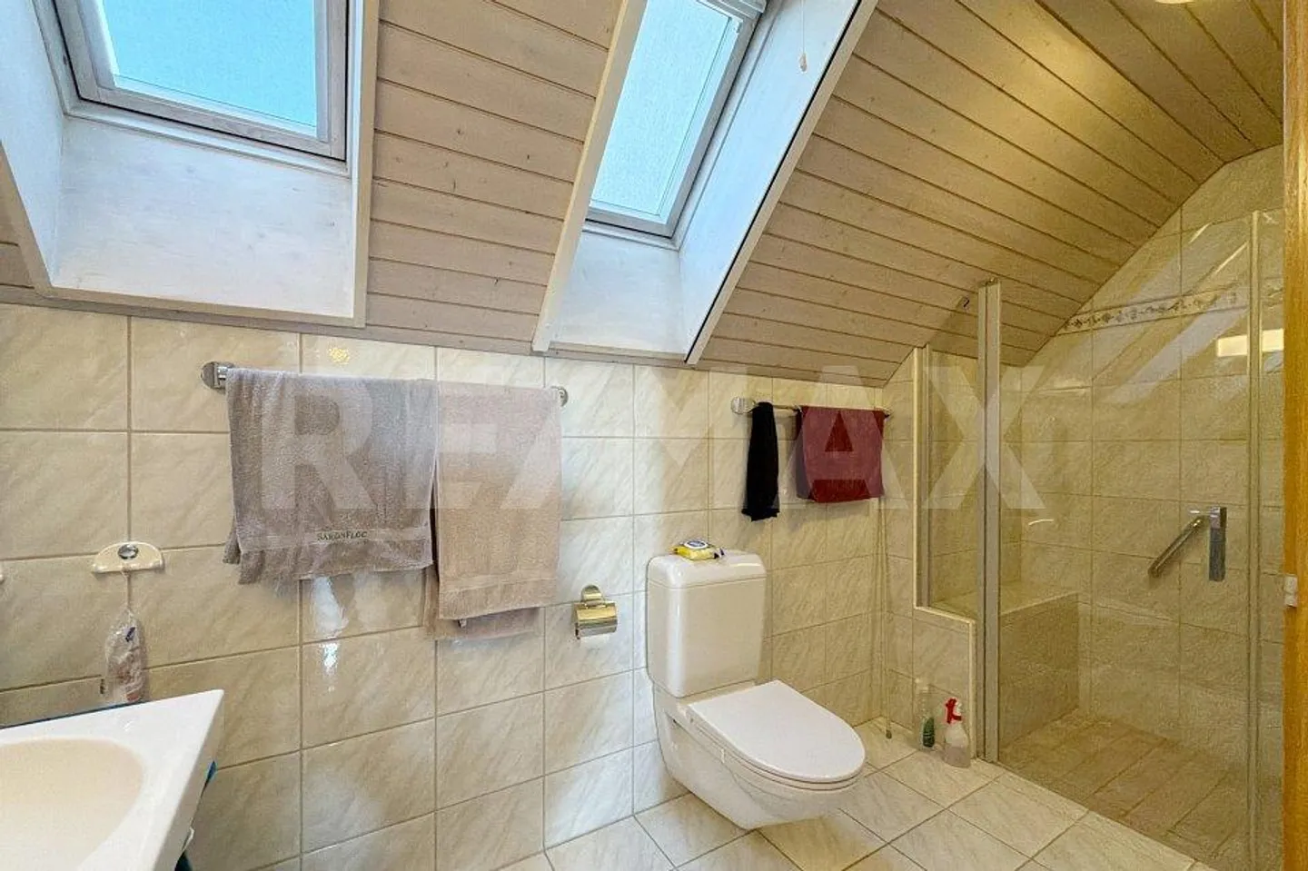 Charming Penthouse with Castle View - Photo 8 of 13
