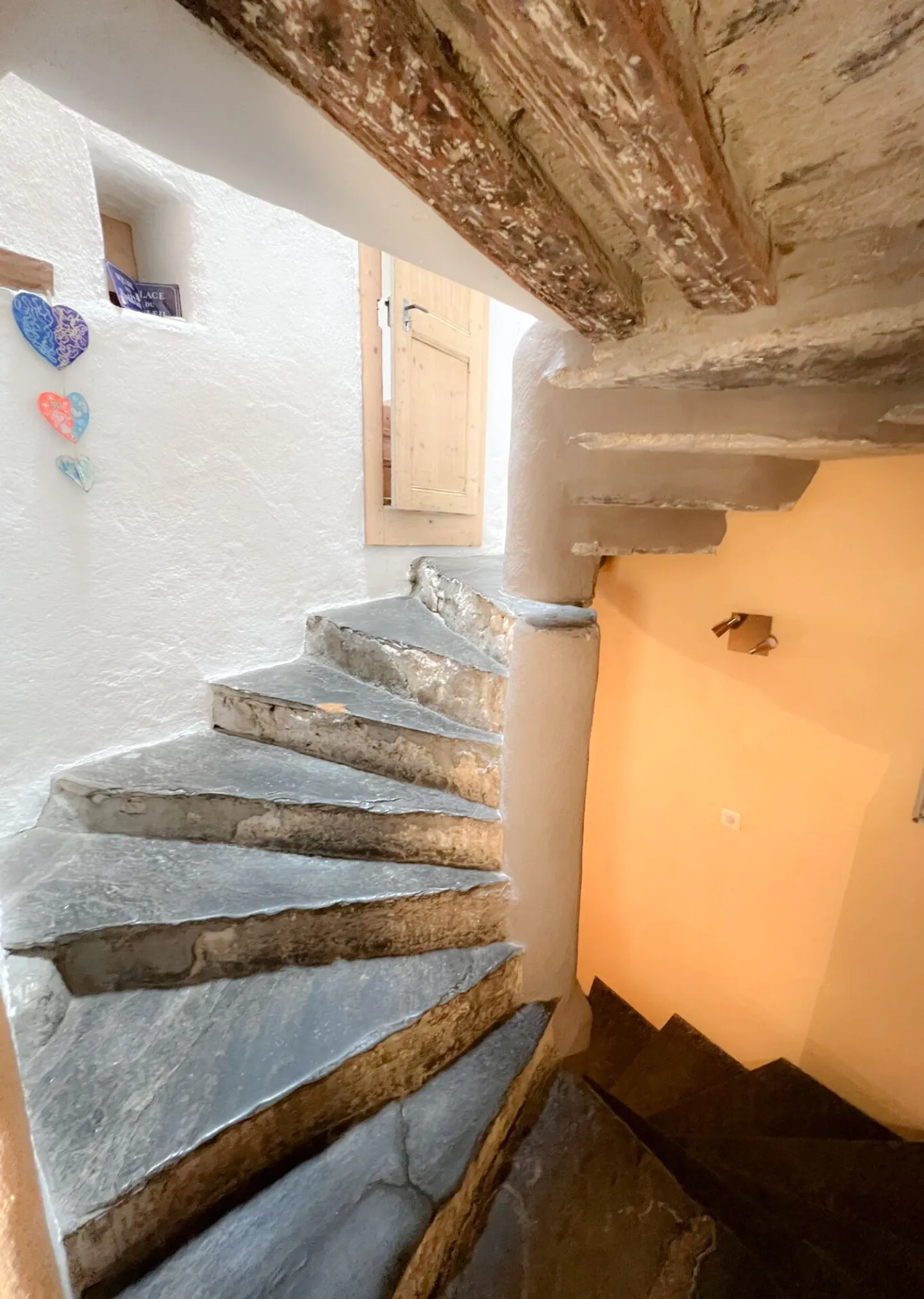 Casa di villaggio semplice - Foto 7 di 14