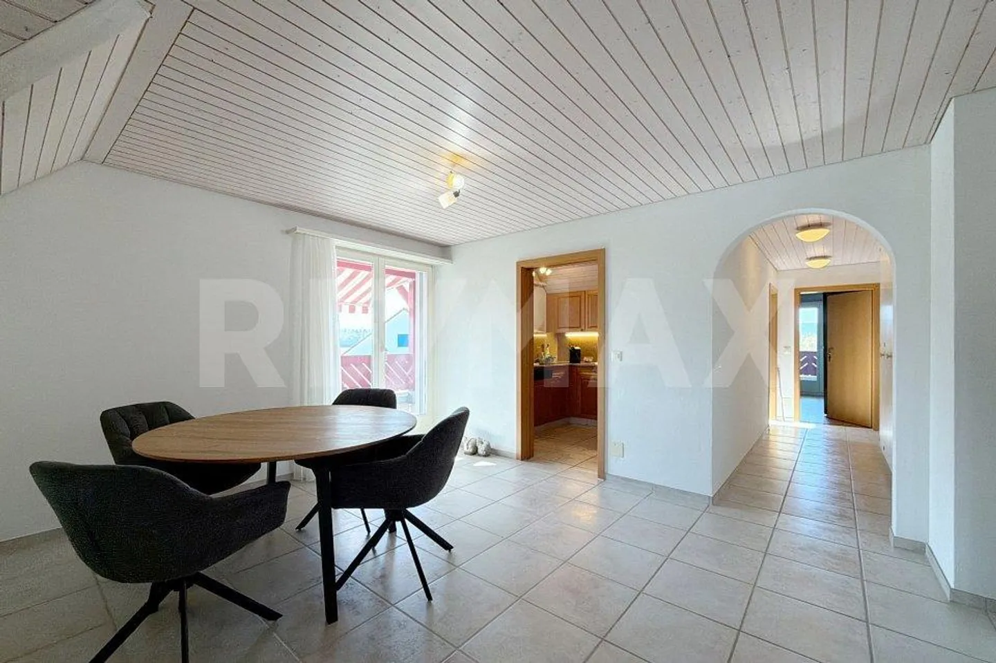 Charming Penthouse with Castle View - Photo 3 of 13