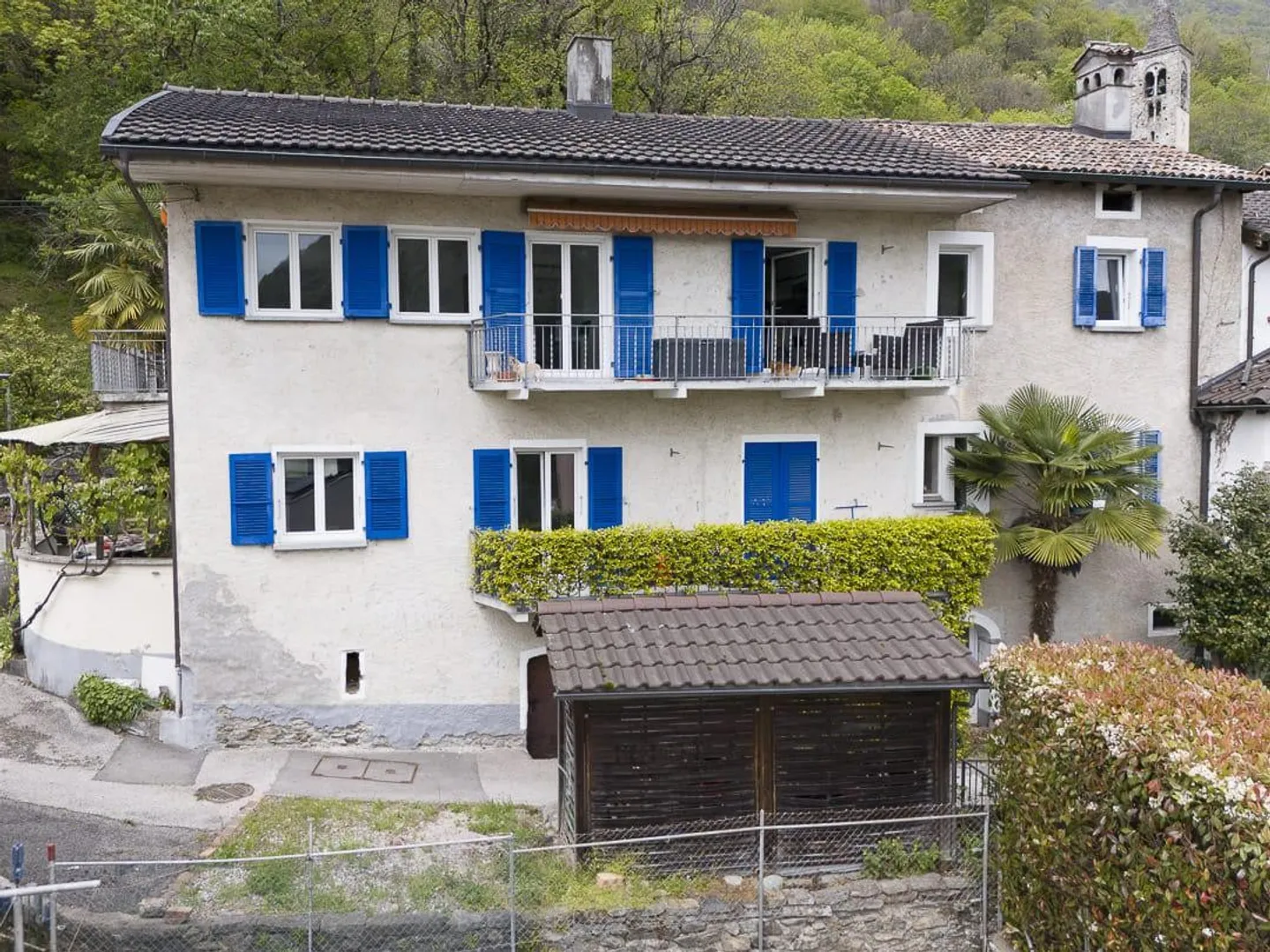 Maison unifamiliale avec deux unités d'habitation indépendantes à Mezzovico-... - Photo 1 sur 13