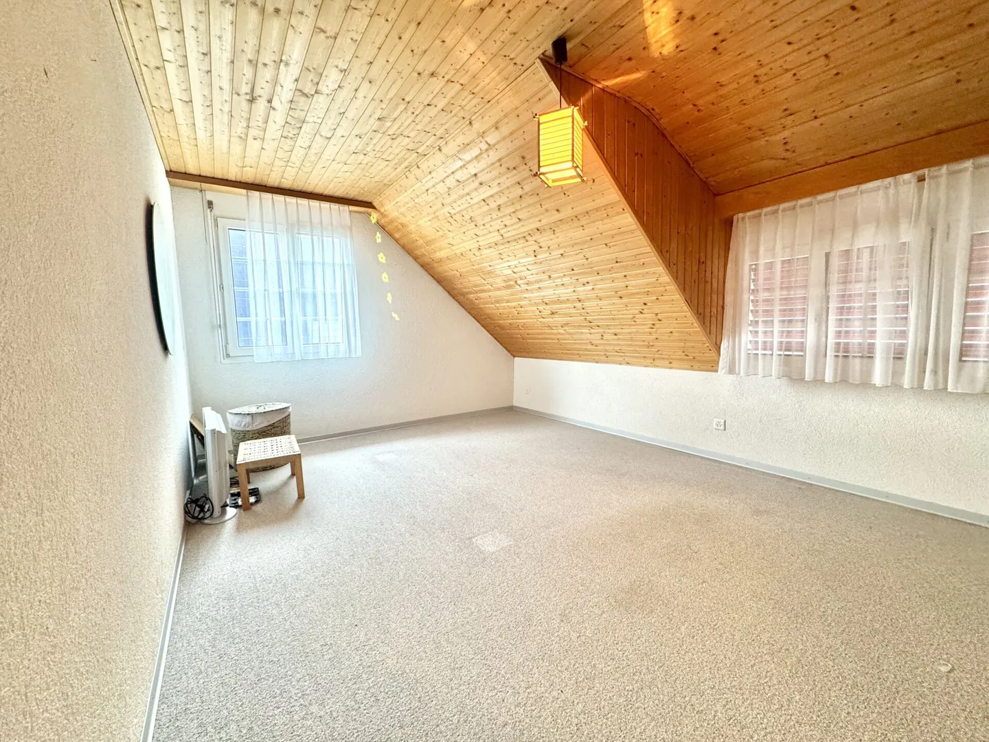 Unique Opportunity - Well-Maintained Semi-Detached Family House in a Quiet Cul-de-Sac with a View - Photo 14 of 18