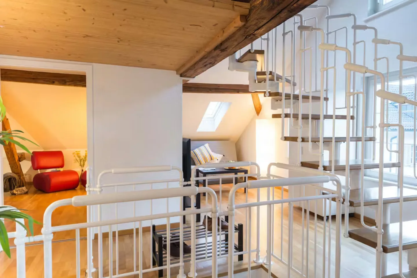 Charming Apartment in Zug - Photo 3 of 10