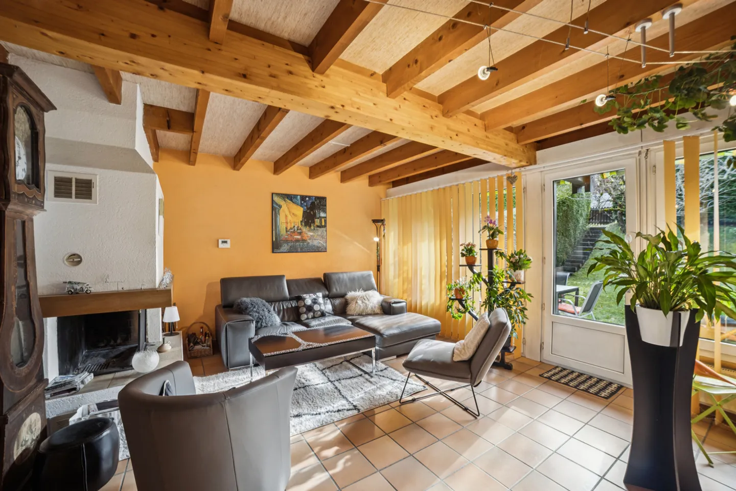 Charmantes Familienhaus mit Garten und 2 Garagenboxen! - Foto 5 von 12