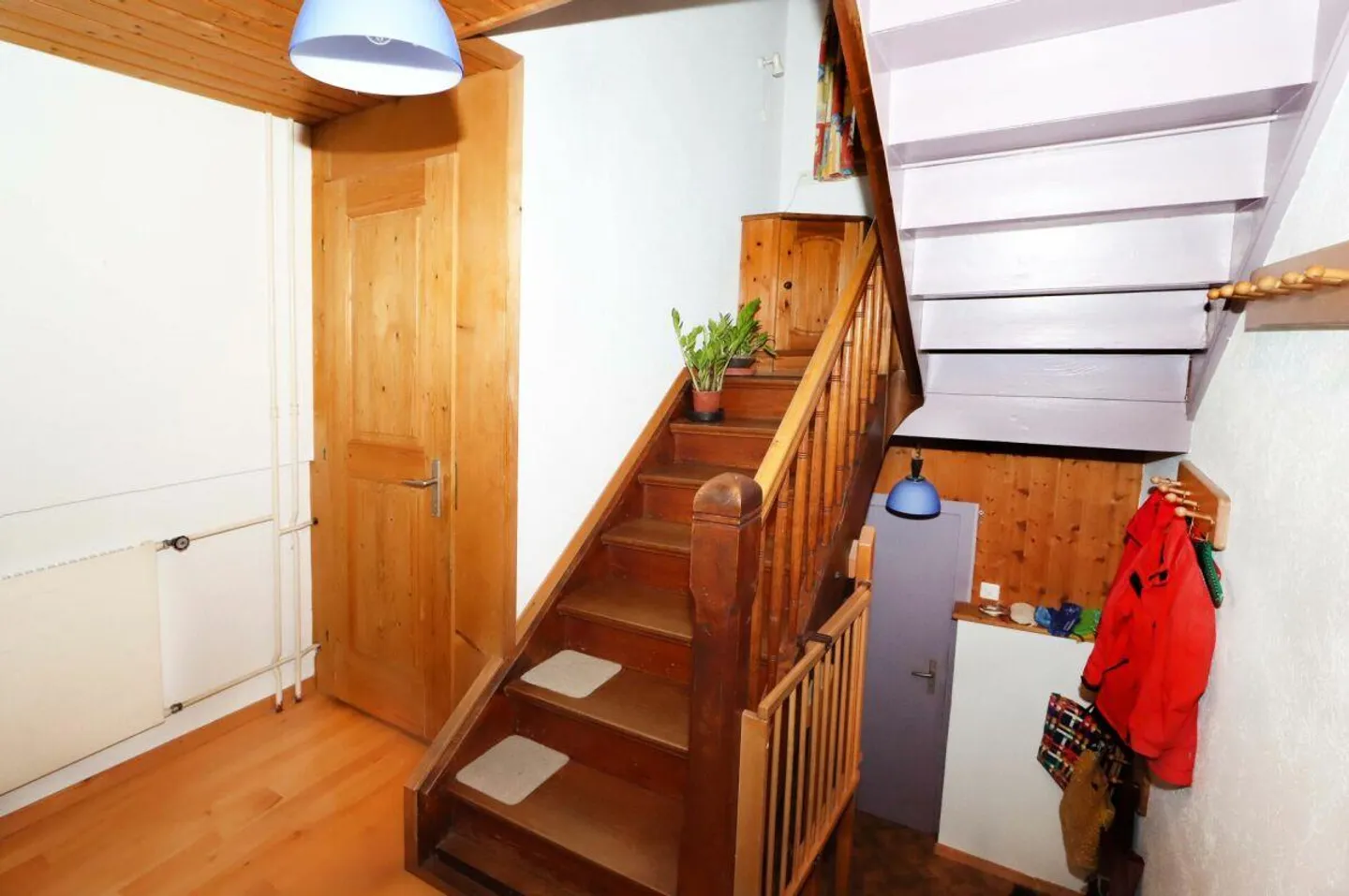 Casa bifamiliare in stile chalet con giardino - Foto 6 di 18