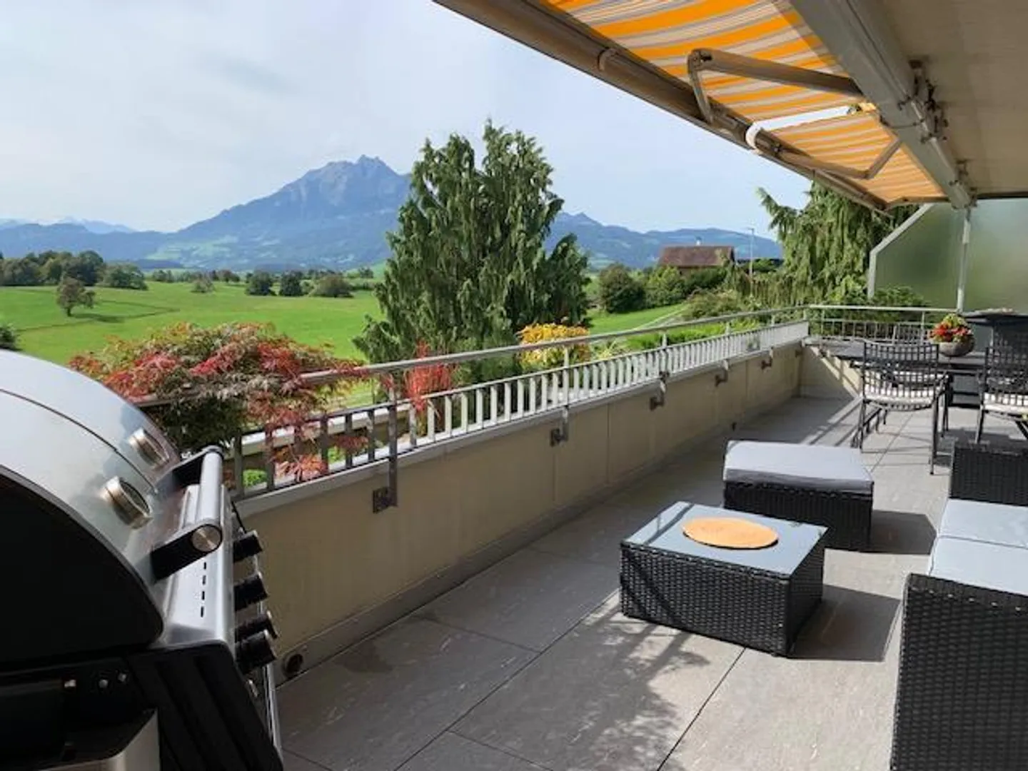Appartamento di 5,5 stanze a Meggen - Foto 1 di 11