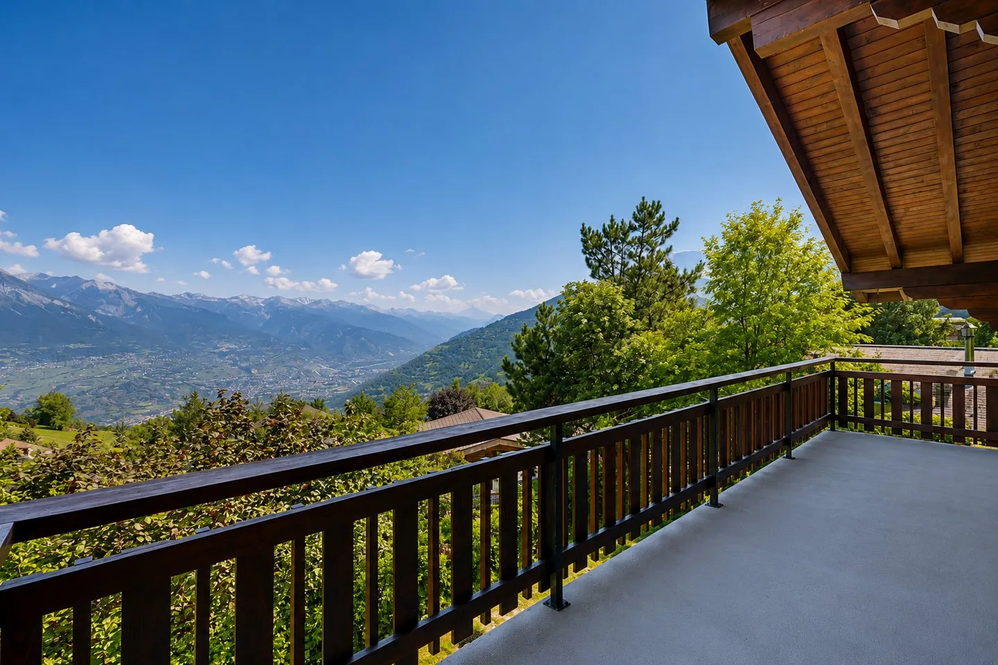 Charming Chalet with Alpine Views - Photo 4 of 17