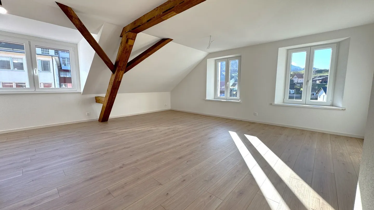 Charmante Penthouse-Wohnung mit 3 Zimmern - Foto 2 von 13