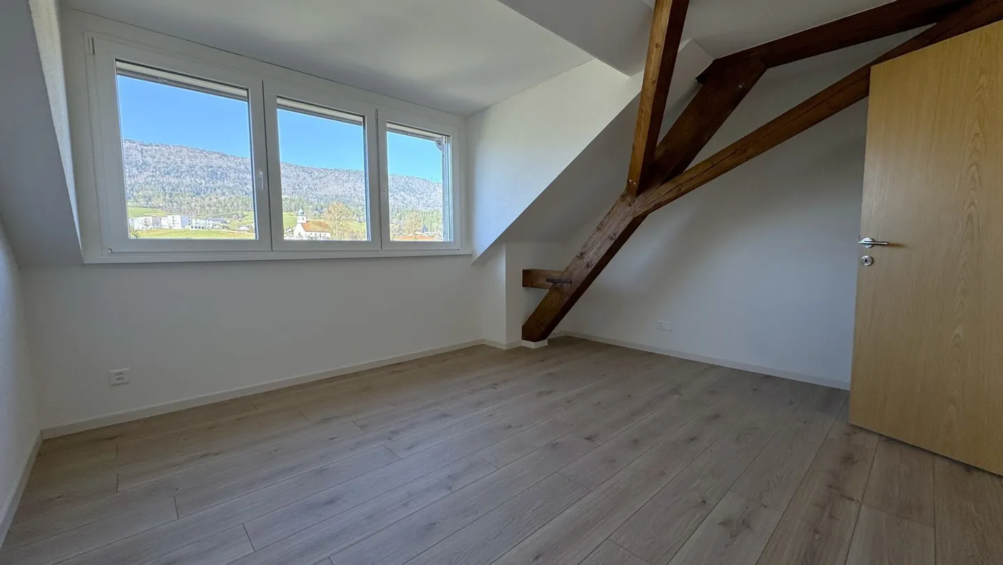Charmante Penthouse-Wohnung mit 3 Zimmern - Foto 3 von 13