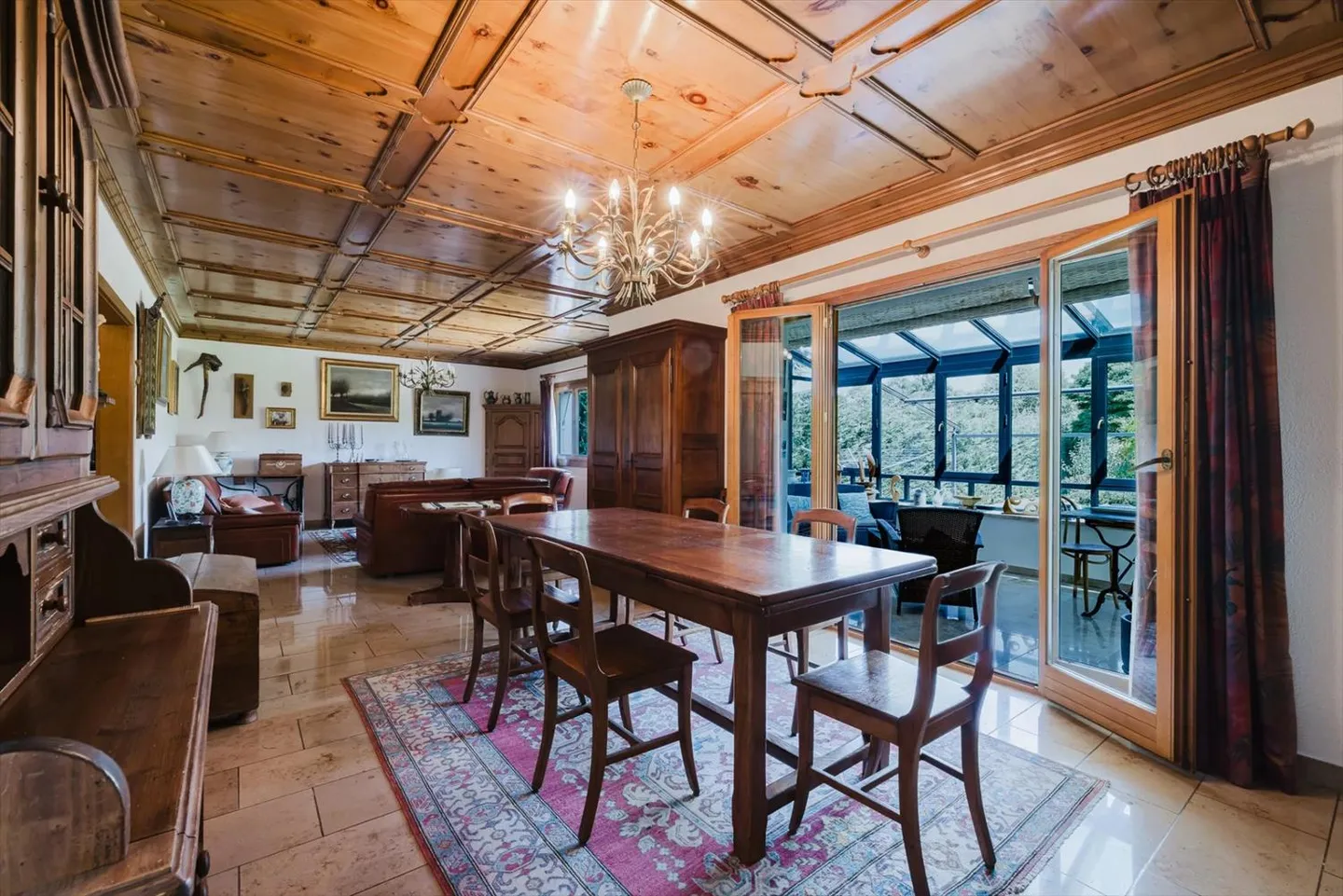 In esclusiva: villa di 270 m2 a pochi passi dal lago - Foto 5 di 11