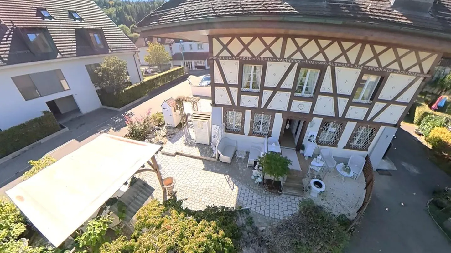 Appartement de jardin en maisonette de 6,5 pièces exclusif - Photo 2 sur 16