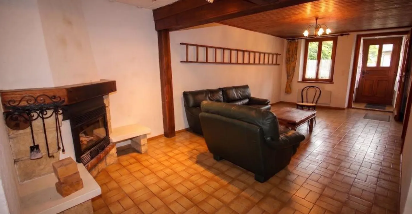 Charming Townhouse in Bercher - Photo 2 of 10