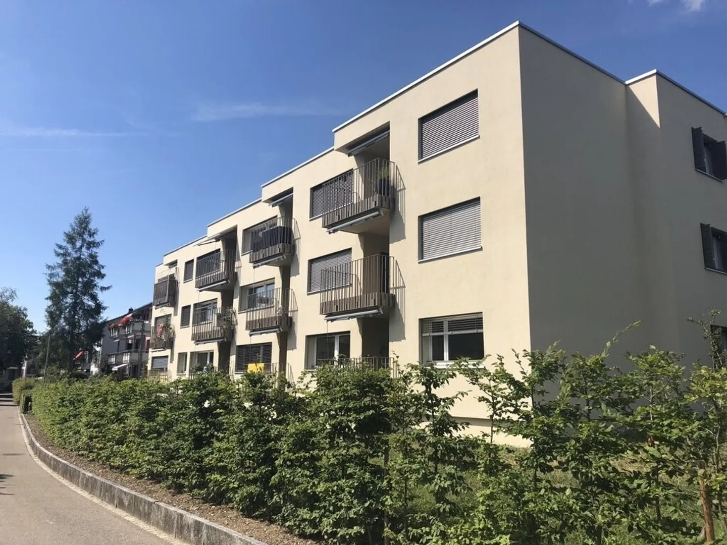 Posto moto in affitto a Pfäffikon ZH! - Foto 1 di 1