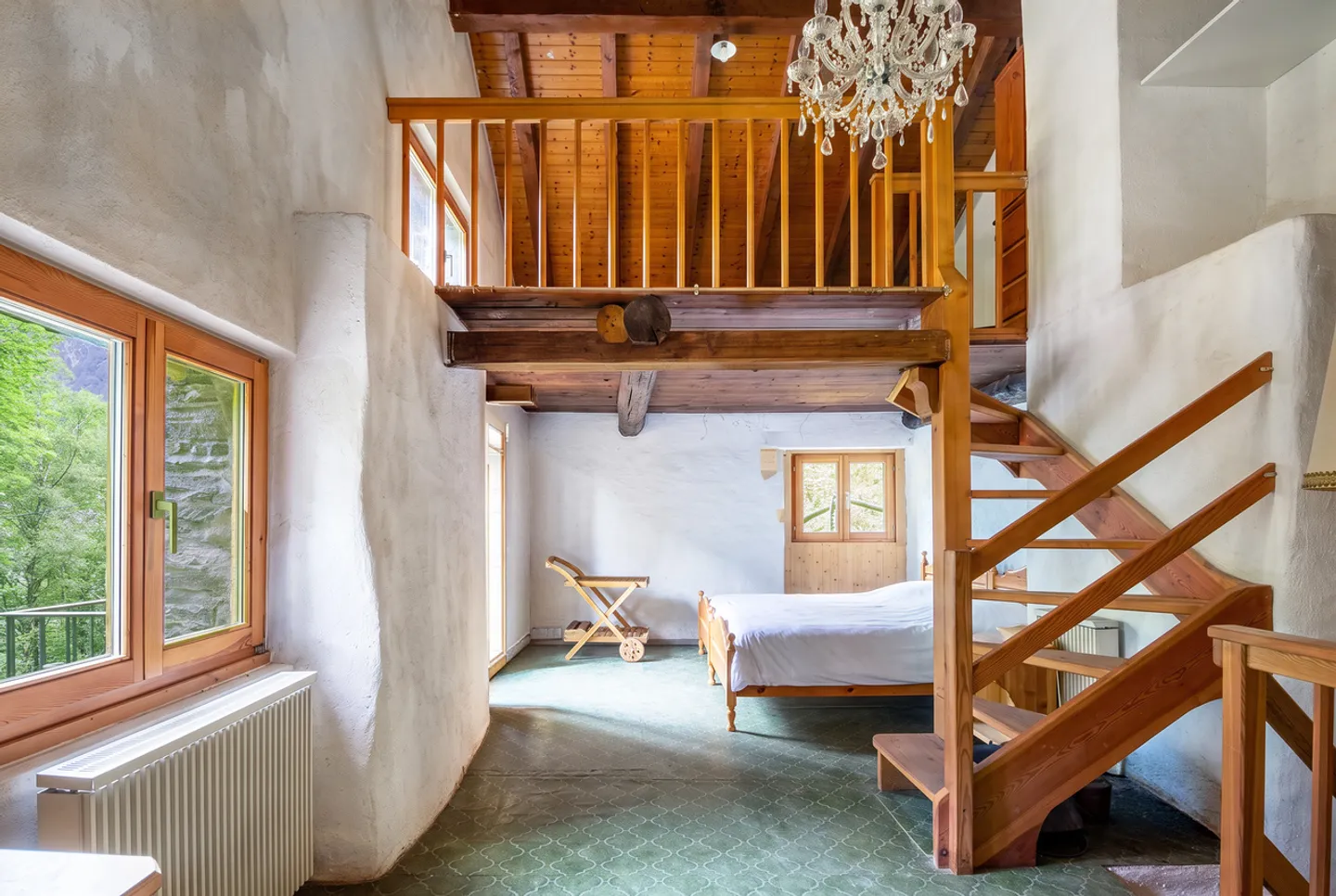 Charakteristisches rustikales Haus mit großem Garten - Foto 6 von 12