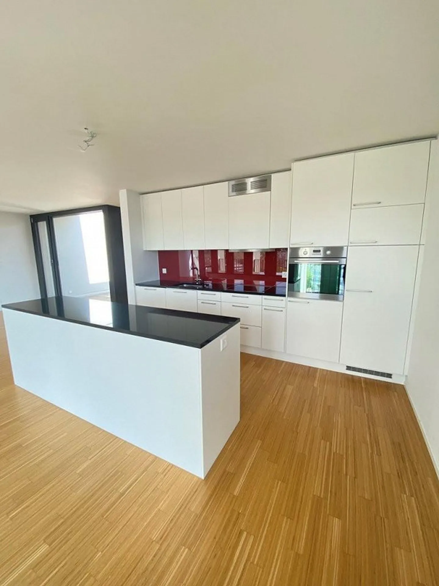 Appartement lumineux de 3,5 pièces - Photo 3 sur 8