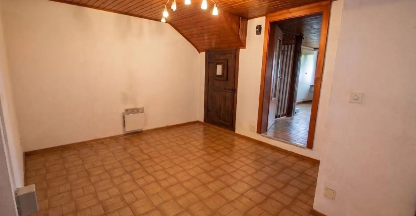 Charming Townhouse in Bercher - Photo 3 of 10